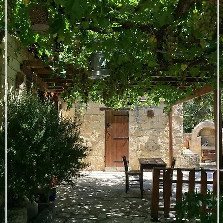 Vrakas Stone House