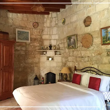 Vrakas Stone House *